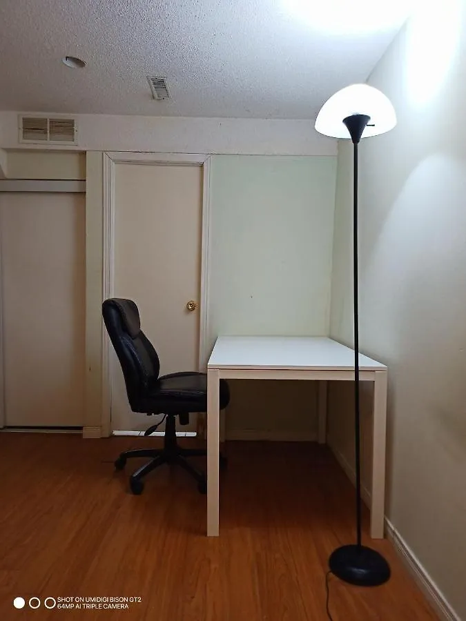Stb - Cozy Nest - Double Bedroom With Private Washroom Toronto